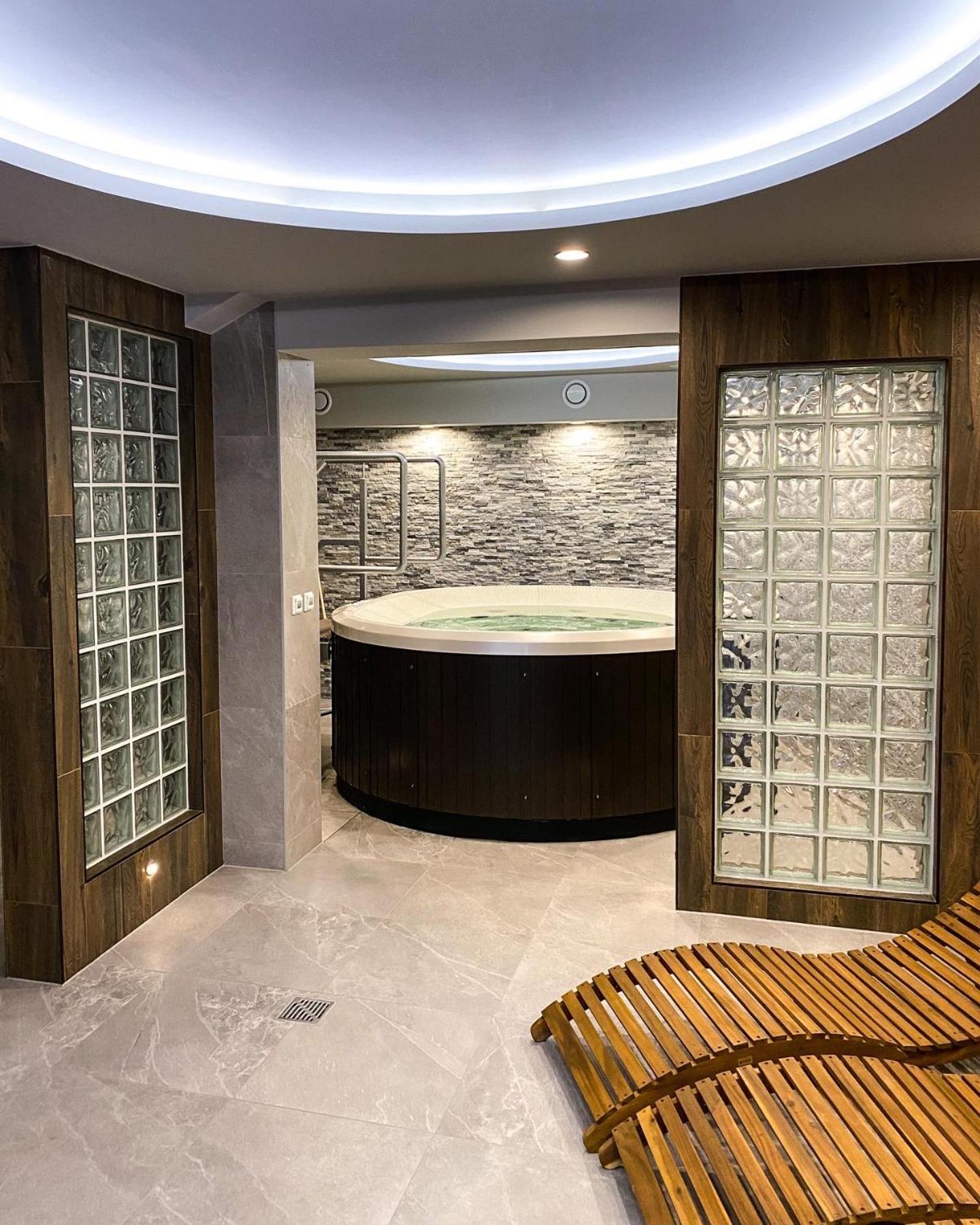 Amelia Zdroj Medical & Spa Iwonicz-Zdrój Dış mekan fotoğraf